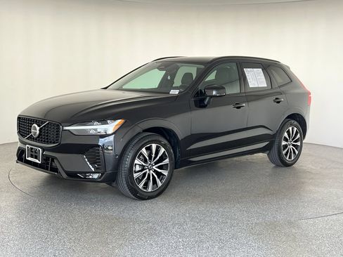Used 2024 Volvo XC60 B5 Plus AWD/4WD image 9
