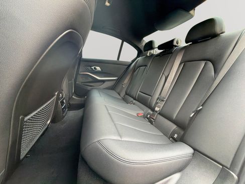 Used 2021 BMW 330i Sedan w/ M Sport Package RWD image 27