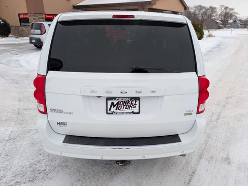 Used 2019 Dodge Grand Caravan SXT w/ Rear Park Assist Package image 8
