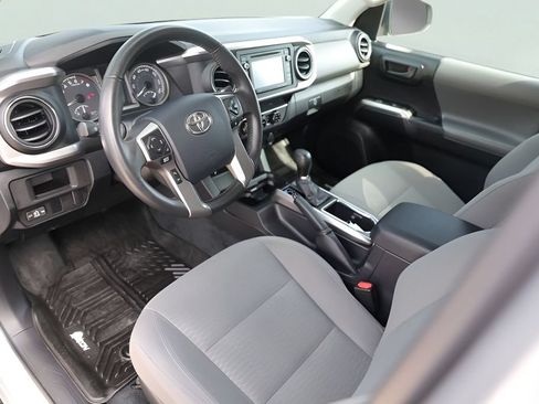 Used 2016 Toyota Tacoma SR5 w/ Towing Package RWD image 13