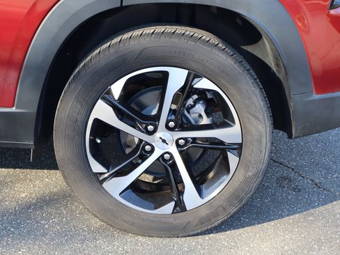 Used 2024 Chevrolet Trax RS w/ Sunroof Package image 38