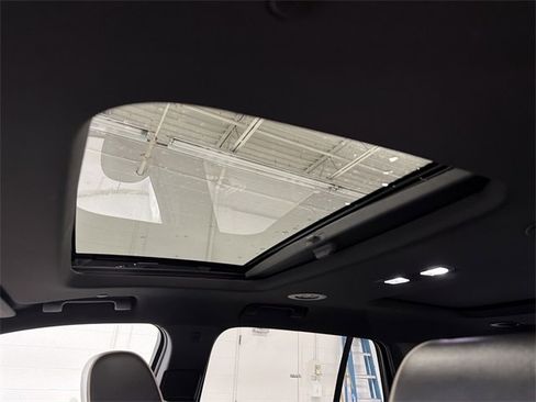 Certified 2022 Chevrolet Traverse Premier image 26