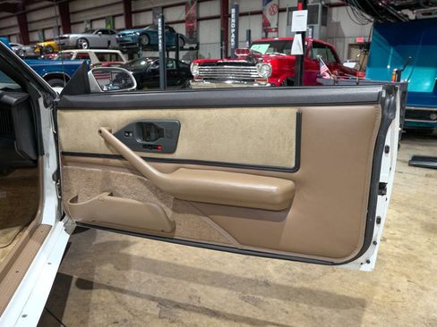 Used 1992 Pontiac Firebird Formula RWD image 39