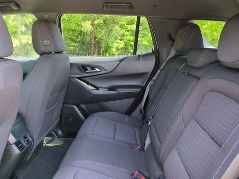 Used 2025 Chevrolet Equinox LT FWD image 14
