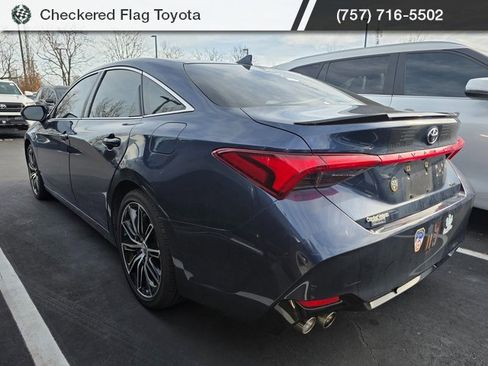 Used 2019 Toyota Avalon XSE image 4