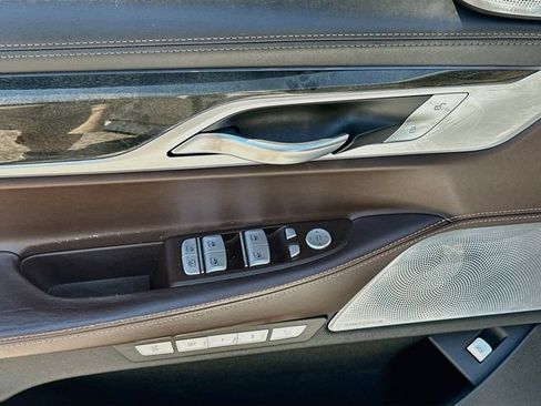 Used 2018 BMW M760i xDrive AWD/4WD image 19