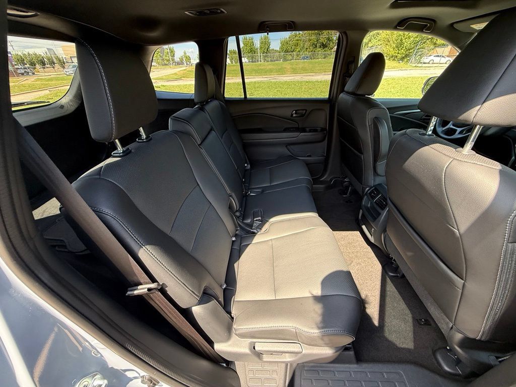 Used 2023 Honda Passport EX-L image 38