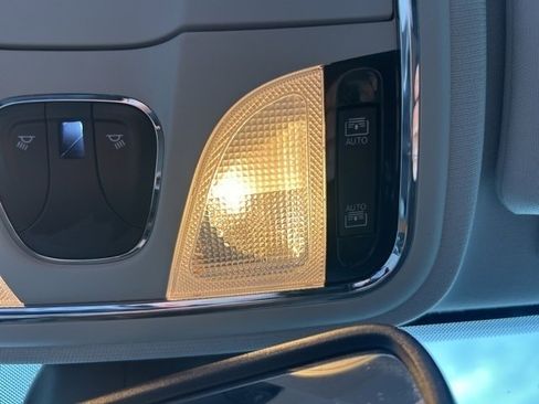 Used 2021 Jeep Cherokee Latitude Lux w/ Sun & Sound Group image 16