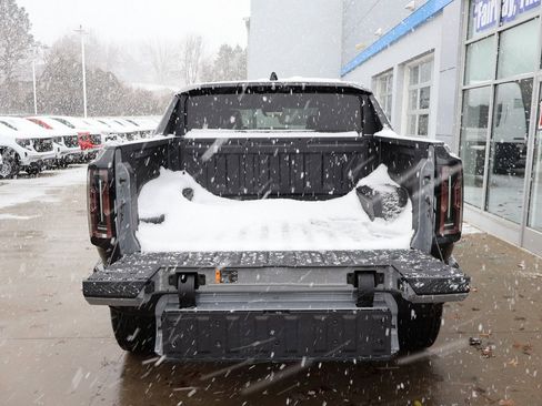 New 2025 GMC Hummer EV 2X image 34