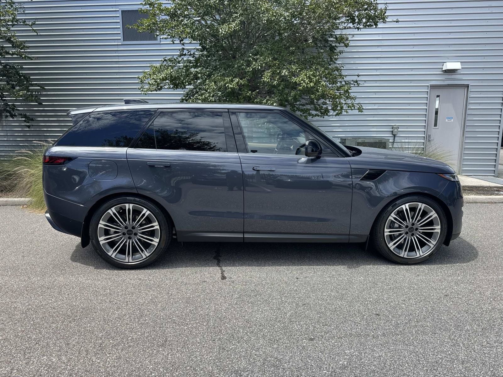 New 2026 Land Rover Range Rover Sport SE AWD/4WD image 5
