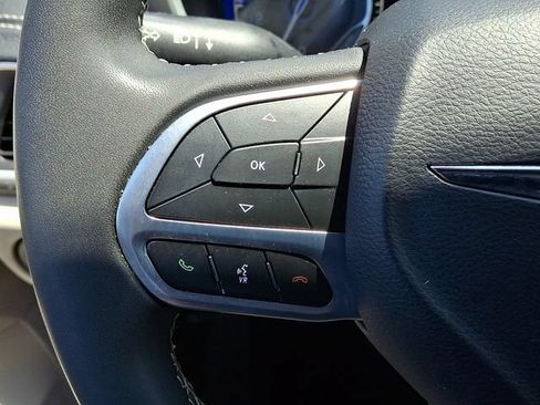 Certified 2023 Chrysler Pacifica Touring-L FWD image 21