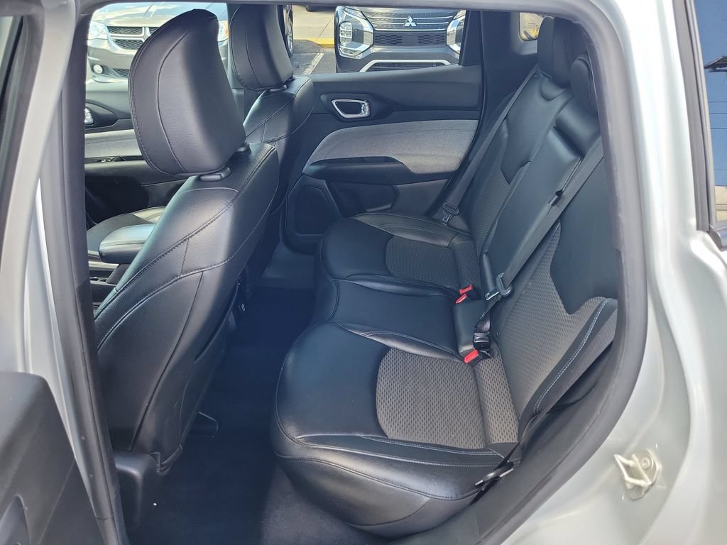 Used 2024 Jeep Compass Latitude AWD/4WD image 9