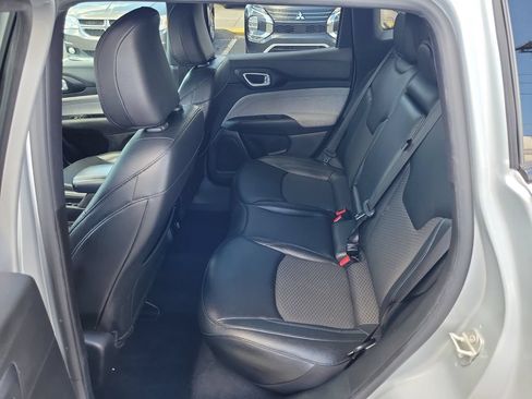 Used 2024 Jeep Compass Latitude AWD/4WD image 9