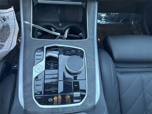 Used 2025 BMW X5 xDrive50e image 23
