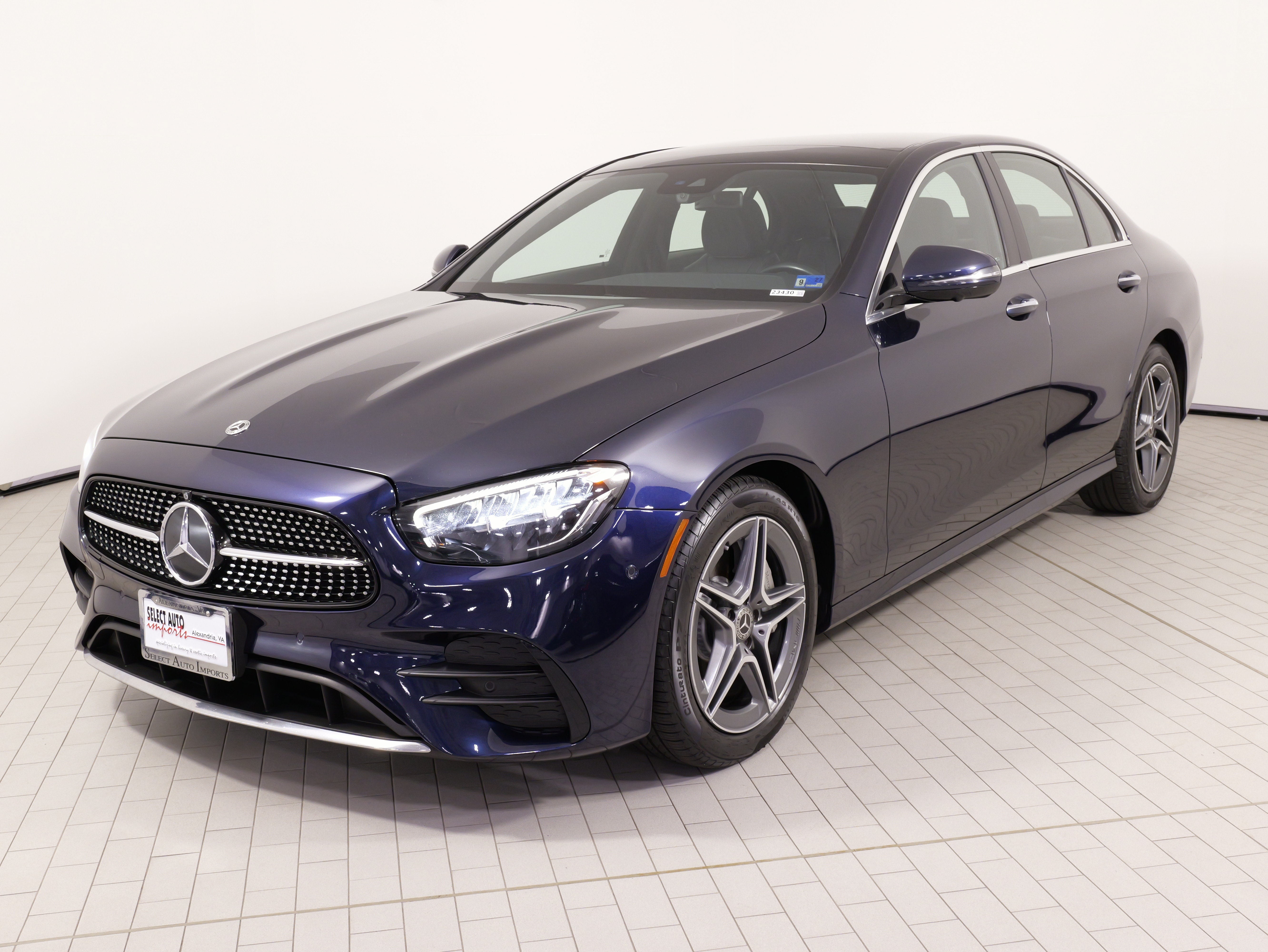 Used 2023 Mercedes-Benz E 350 4MATIC Sedan image 3