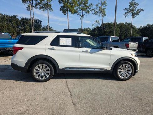 Certified 2023 Ford Explorer Limited w/ Equipment Group 301A RWD image 3