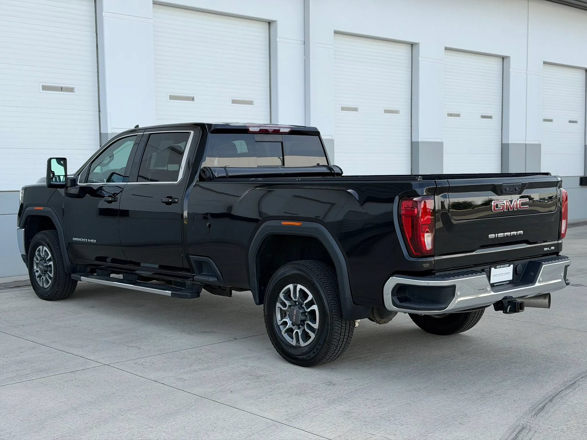 Used 2022 GMC Sierra 3500 SLE w/ SLE Value Package AWD/4WD image 4