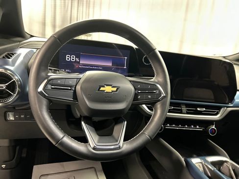 Used 2024 Chevrolet Equinox EV LT image 15