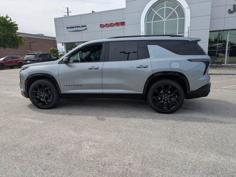 Used 2024 Chevrolet Traverse RS image 7