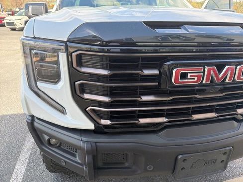 Used 2023 GMC Sierra 1500 AT4X image 8
