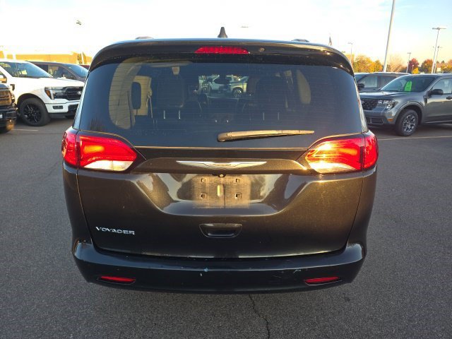 Used 2021 Chrysler Voyager Lxi FWD image 5