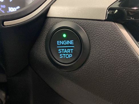 Used 2021 Ford Escape SE FWD image 17