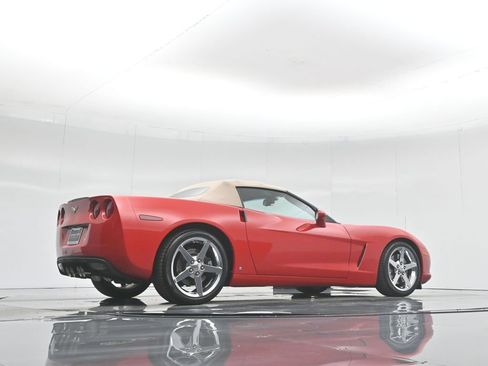 Used 2007 Chevrolet Corvette Convertible w/ Preferred Equipment Group image 50