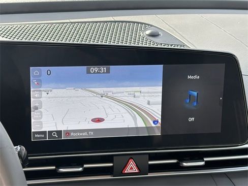 Used 2023 Hyundai Elantra SEL w/ Convenience Package image 16