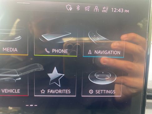 Used 2023 Audi Q5 2.0T Premium w/ Convenience Package image 23