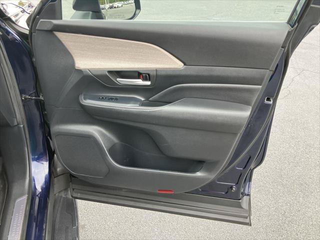 Certified 2024 Toyota Grand Highlander FWD image 38