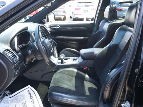 Used 2015 Jeep Grand Cherokee SRT w/ Luxury Group II AWD/4WD image 17