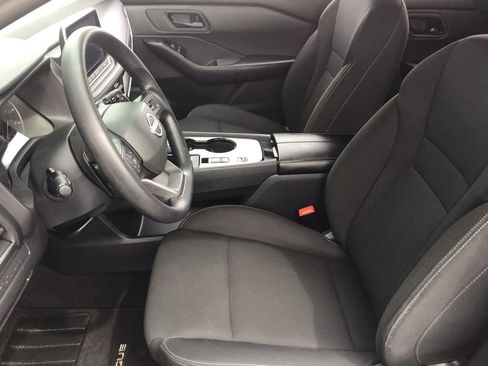 Used 2025 Nissan Rogue S FWD image 6