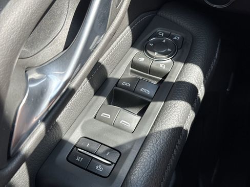 Used 2023 GMC Yukon Denali image 15