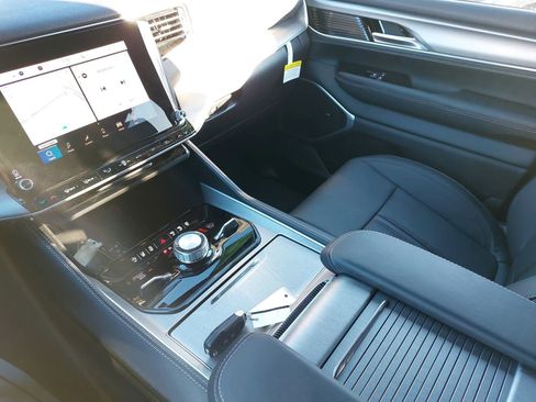 New 2025 Jeep Wagoneer Series II w/ Convenience Group I image 27