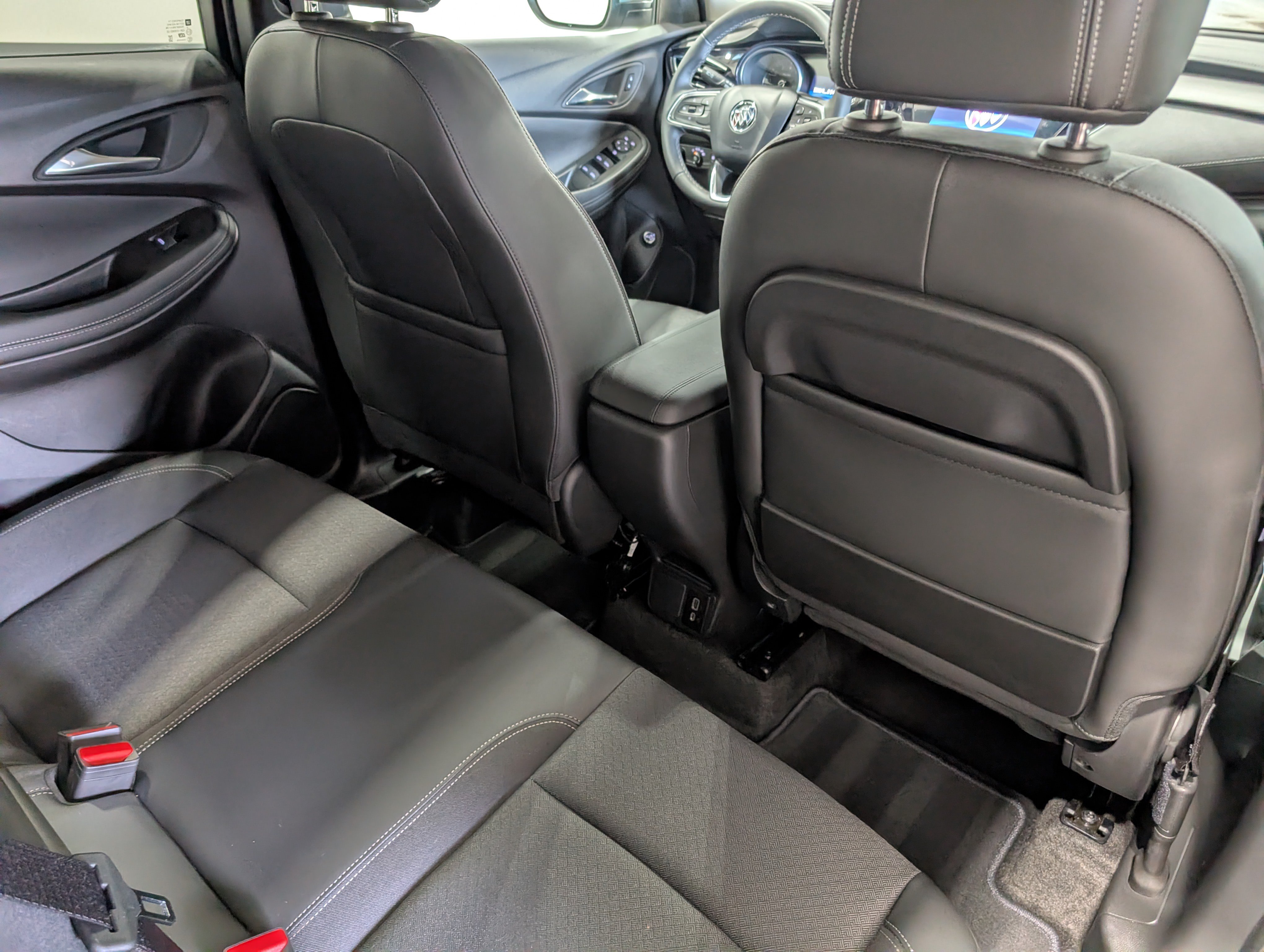 Used 2023 Buick Encore GX Select w/ Sport Touring Package FWD image 16