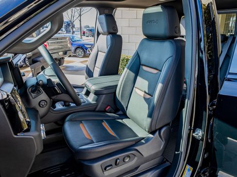 Used 2026 GMC Sierra 1500 AT4 w/ Technology Package image 30