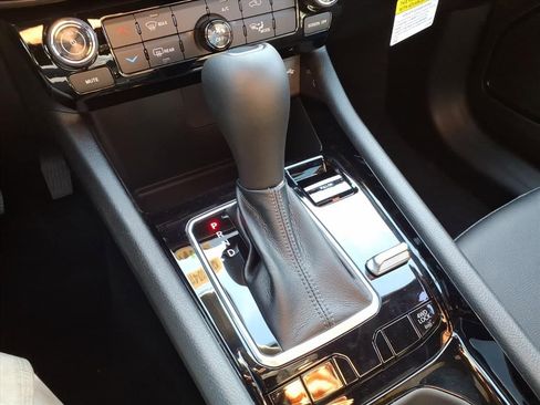 New 2026 Jeep Compass Latitude image 17