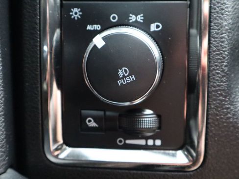 Used 2018 RAM 2500 Laramie w/ Sport Appearance Group AWD/4WD image 28