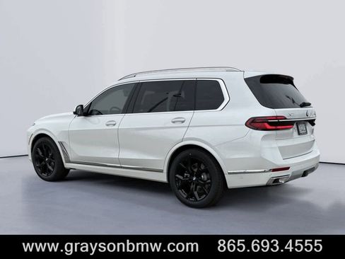 Used 2025 BMW X7 xDrive40i image 5