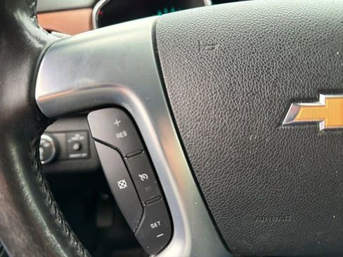 Used 2017 Chevrolet Traverse LT w/ Style and Technology Package FWD image 10