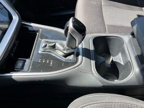 Used 2025 Subaru Outback Premium image 19