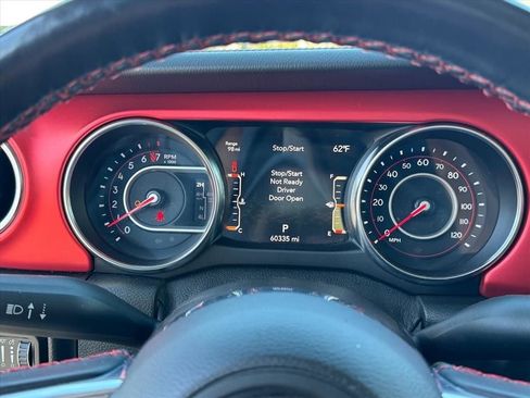 Used 2022 Jeep Gladiator Rubicon w/ Cold Weather Group AWD/4WD image 22