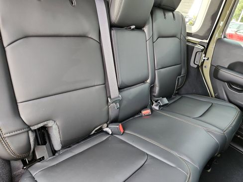 New 2025 Jeep Wrangler Unlimited Rubicon 392 image 18