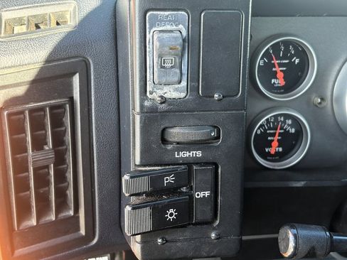 Used 1987 Chevrolet S10 Pickup Sport image 22