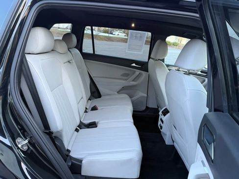 Certified 2023 Volkswagen Tiguan SE R-Line image 12