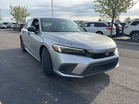Used 2023 Honda Civic Sport image 11