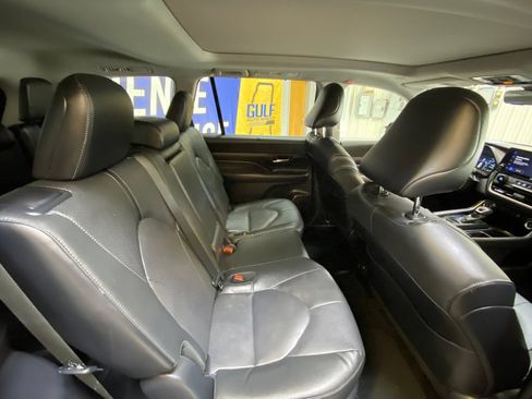 Used 2025 Toyota Grand Highlander FWD image 27