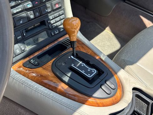 Used 2002 Jaguar XK8 Convertible RWD image 16
