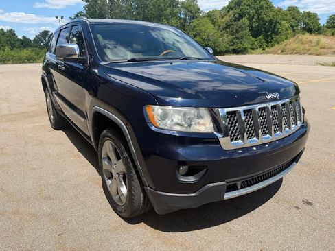 Used 2011 Jeep Grand Cherokee Overland AWD/4WD image 3