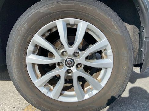 Used 2019 Nissan Rogue SV FWD image 10